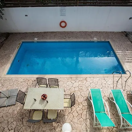 Villa Dafnis Sunshine - Modern 3 Bedroom With Pool - Close To Fig Tree Bay Protaras